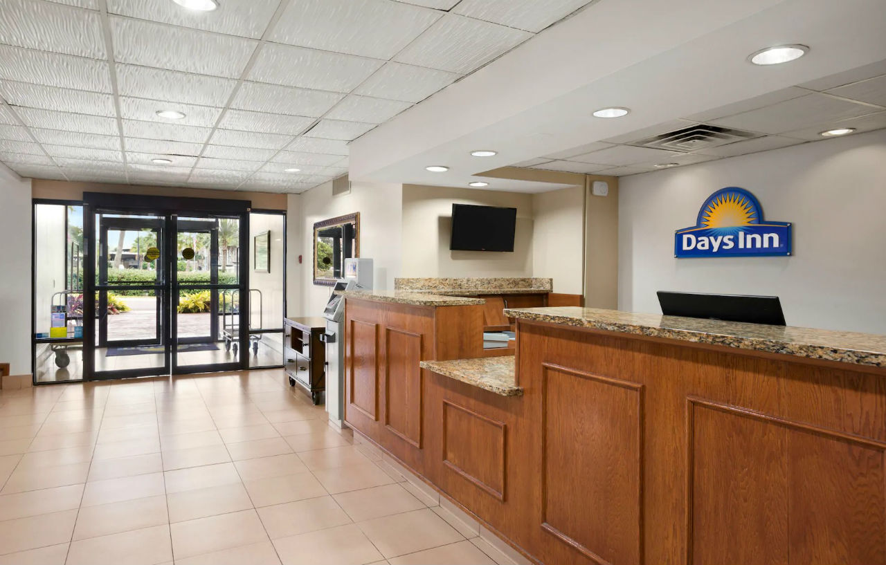 Days Inn By Wyndham Jacksonville Airport Buitenkant foto